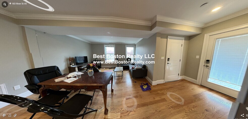 Building Photo - 183 River St