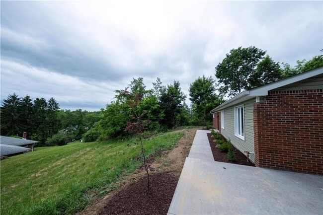 Building Photo - 1165 Kings Ln