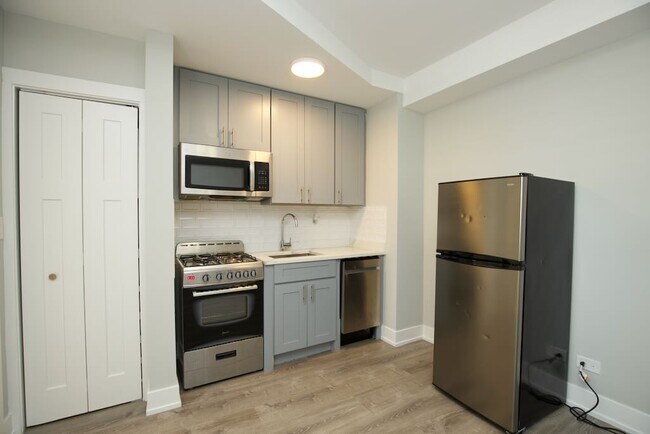 Building Photo - 508 W Belmont Ave