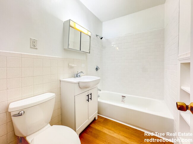 Building Photo - 11 Hodges Ave