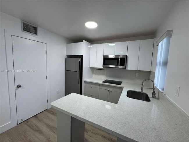 Building Photo - 1971 NW 2nd Ct