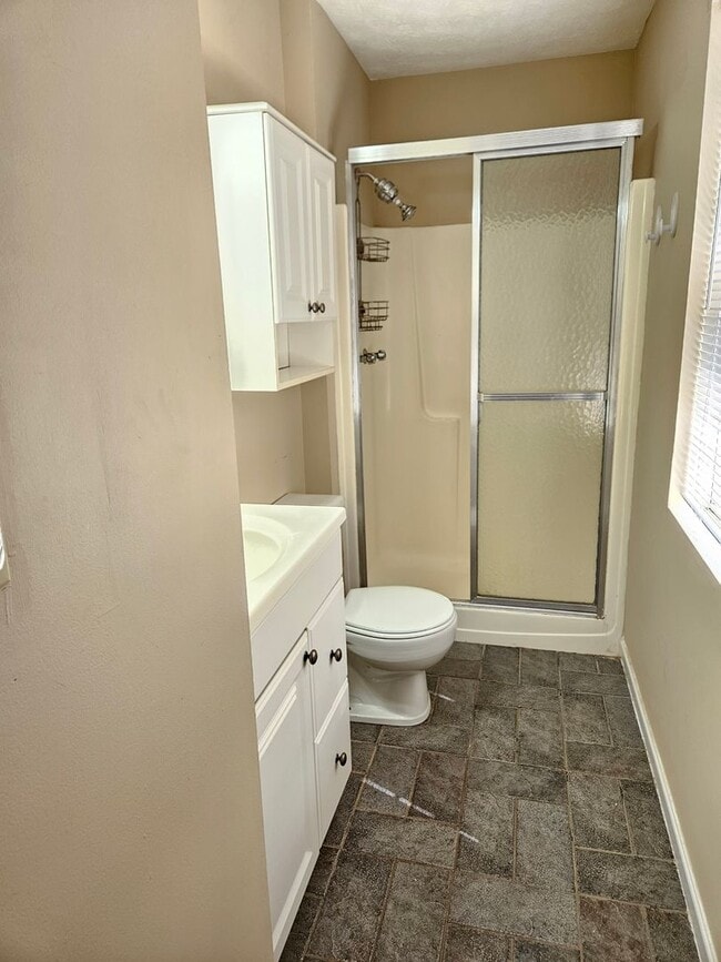 Building Photo - Rare 3 bed 2 bath home located in Kennesaw