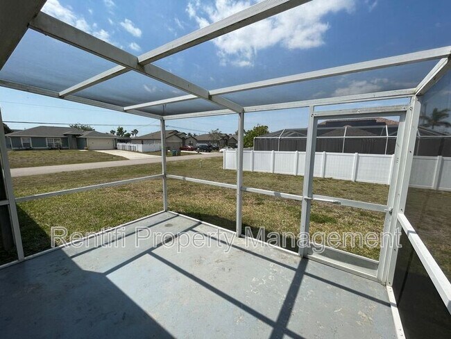 Building Photo - 1821 SW 22nd Ln