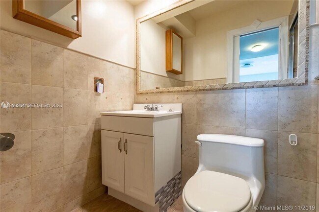 Building Photo - 270 Layne Blvd