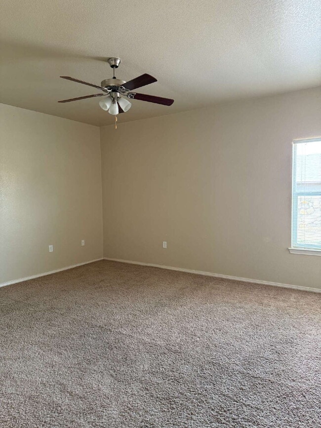 Building Photo - Cozy three-bedroom two bath at a great location! 10429 Silvercloud Drive, El Paso, Texas 79924