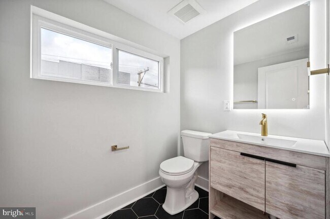 Building Photo - 1801 N 6th St