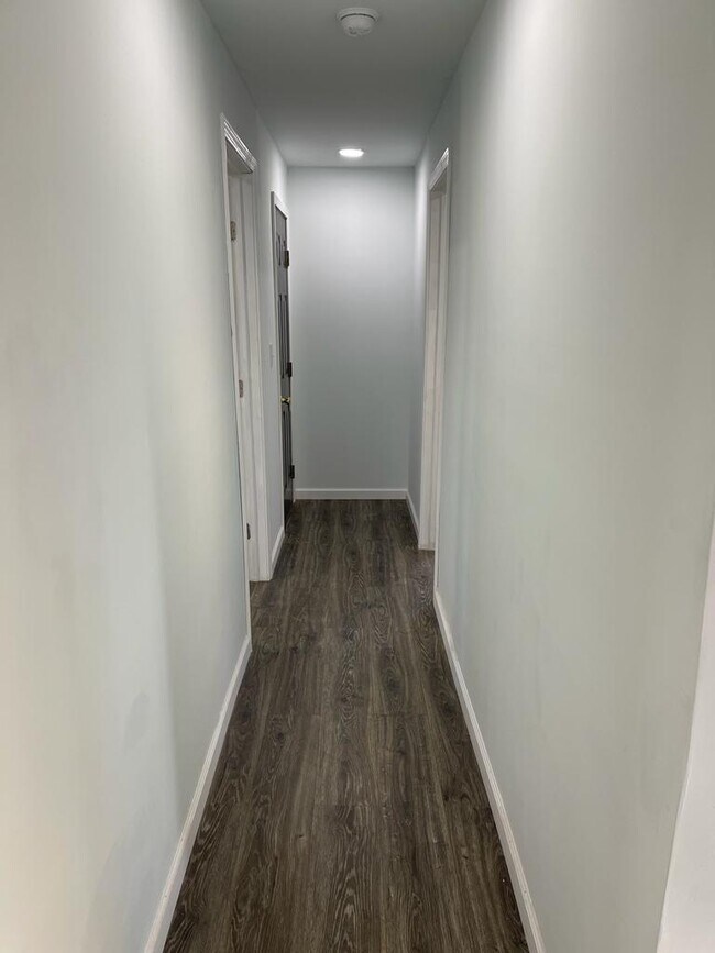 Building Photo - 120 W Owens Ave