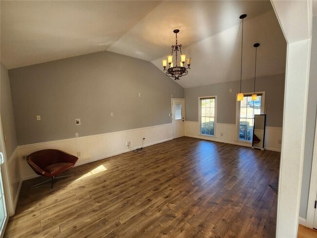 Building Photo - 885 Melody Ln