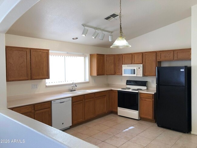 Building Photo - 16668 W Belleview St