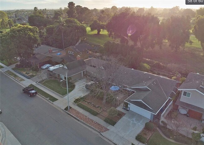 Building Photo - 16711 Greenview Ln
