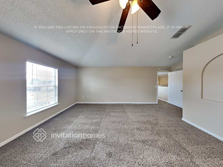 Building Photo - 833 Sun Ridge Village Dr