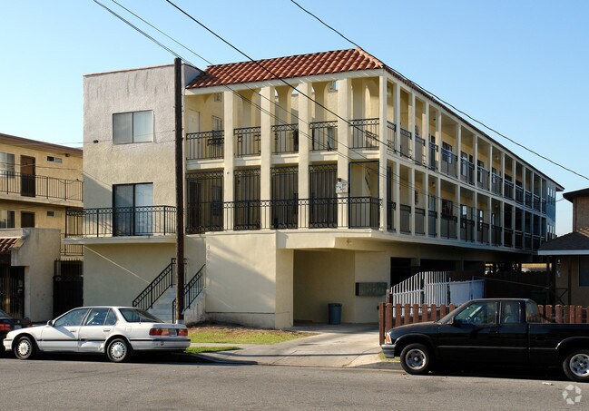 Building Photo - 4046 W 130th St