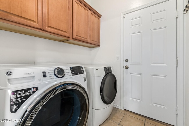 Building Photo - 3143 S Southwind Dr