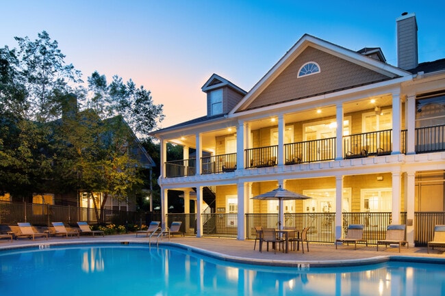 Building Photo - Everly Darien
