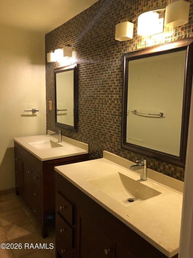 Building Photo - 108 Billeaud Ln