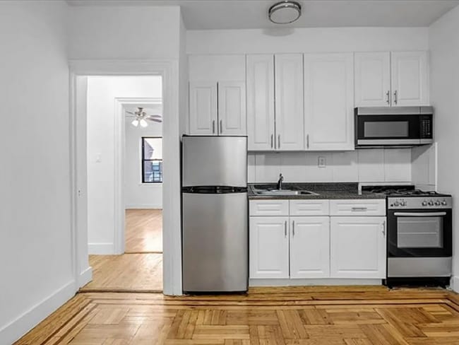 Building Photo - 402 Bay Ridge Pkwy