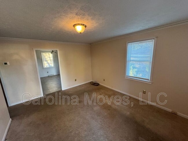 Building Photo - 117 Wardview Ave