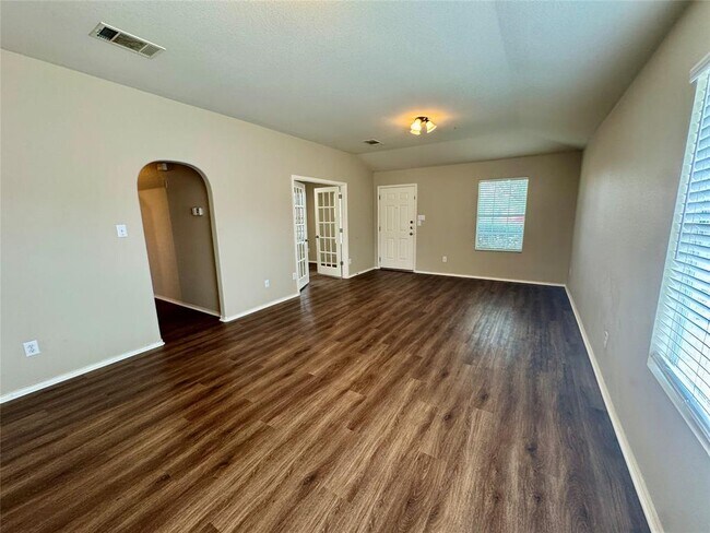 Building Photo - 105 Oakland Cove