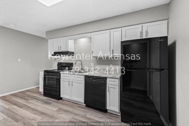 Building Photo - Cozy 2 Bedroom Duplex with Fireplace & Spacious Backyard!