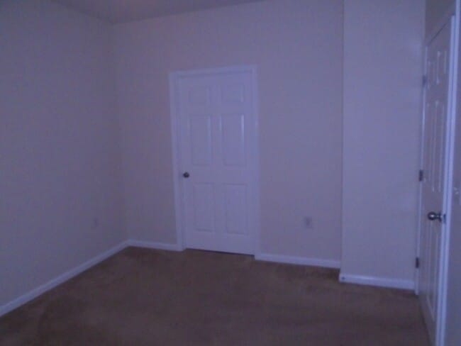 Building Photo - 635 Marshtree Ln
