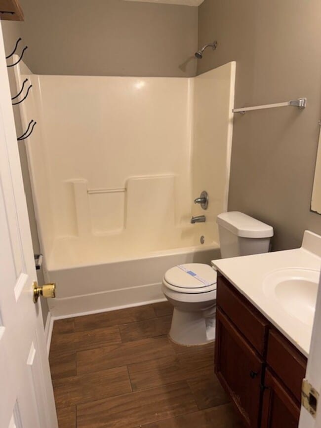 Building Photo - Renovated 3 Bedroom 2 Bath Home for Rent w...