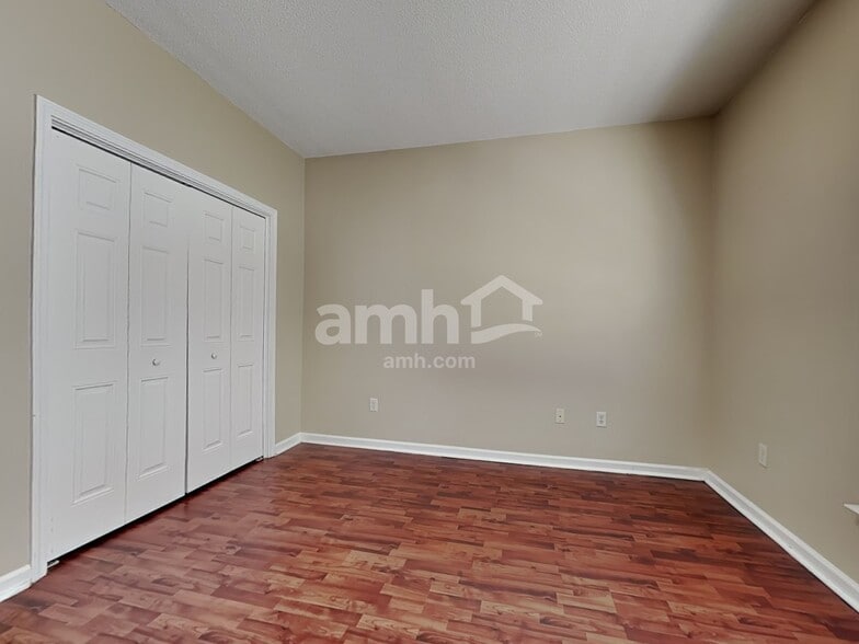 Building Photo - 171 Arbor Village Dr