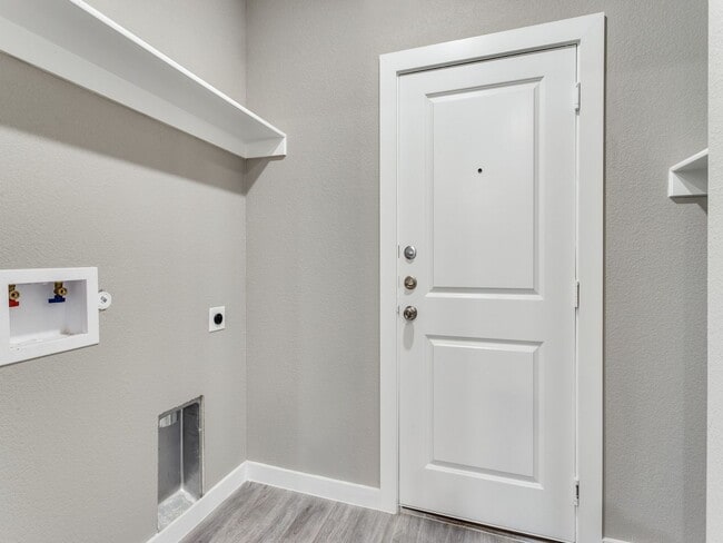 Building Photo - 3205-3207 Karen St