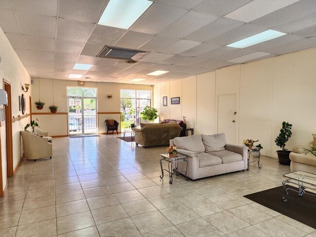 Building Photo - 4304 NW 9th Ave