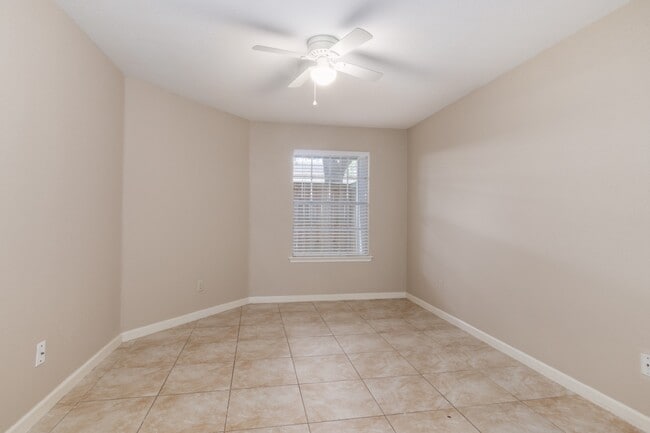 Building Photo - 10835 Braes Bend Dr