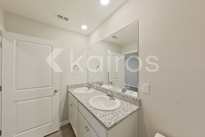 Building Photo - 8579 SW 44th Ct