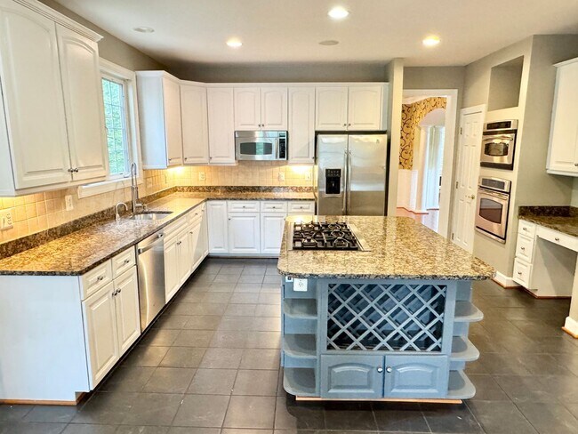 Building Photo - GORGEOUS FORMER MODEL HOME - MINUTES TO QUANTICO