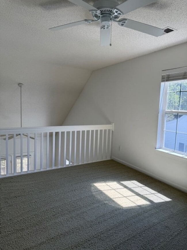 Building Photo - Pawleys Place