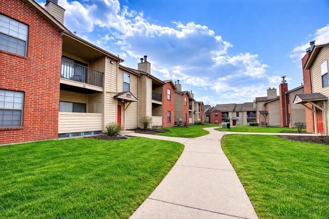 Building Photo - 1955 N Hicks Rd