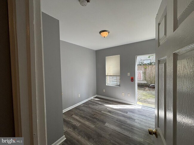 Building Photo - 1711 N Gratz St