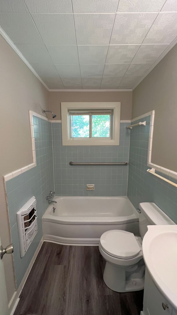 Building Photo - 3-Bedroom with so much to offer !