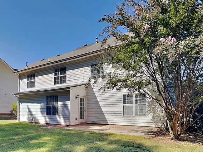 Building Photo - 1319 Vine Cir