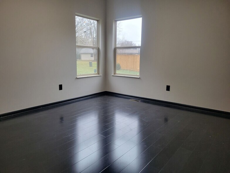 Building Photo - 8162 Chateau Ln