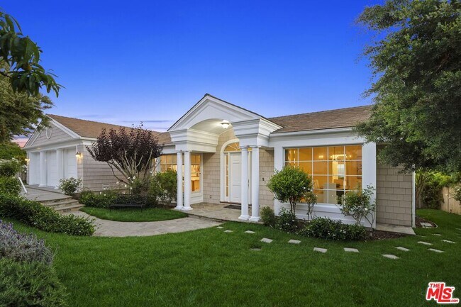 Building Photo - 7335 Birdview Ave