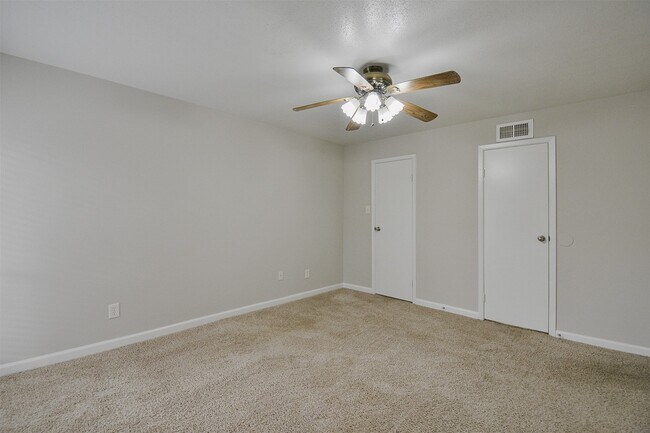 Building Photo - 12955 Woodforest Blvd