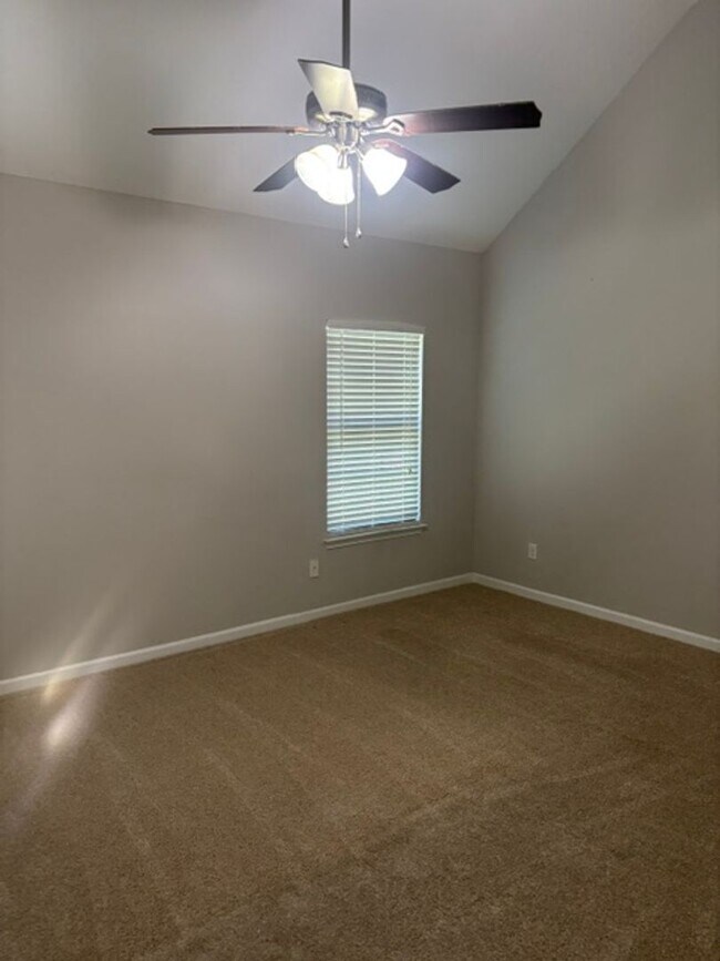 Building Photo - 5036 Reynolds Way