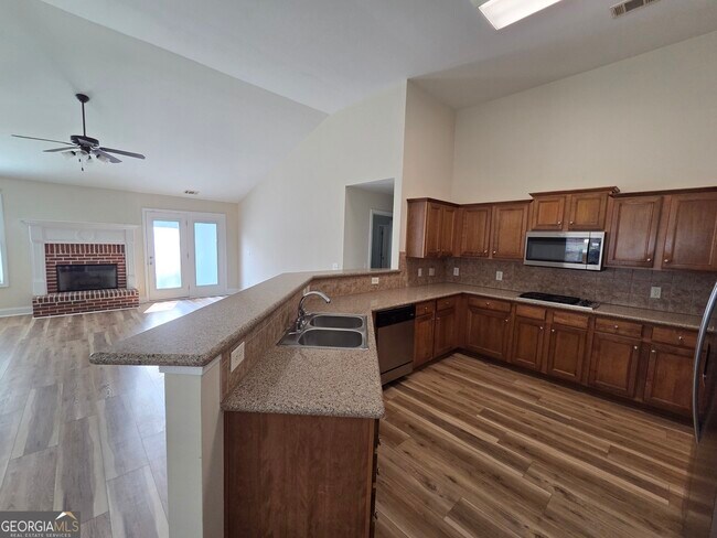 Building Photo - 4213 Brentwood Dr