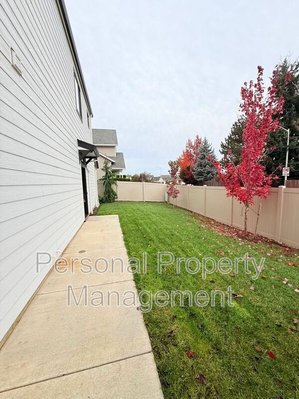 Building Photo - 16336 NE 21st St