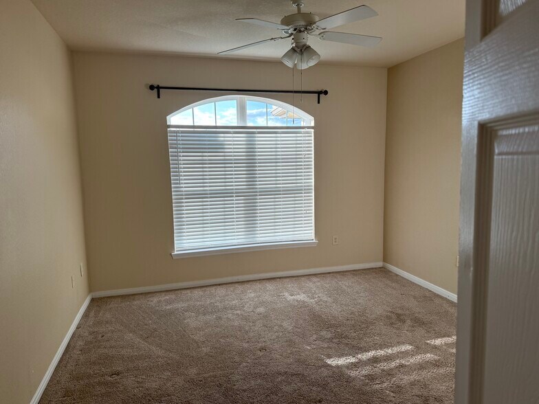 Second bd with its own bath and walk in closet - 275 Old Village Center Cir