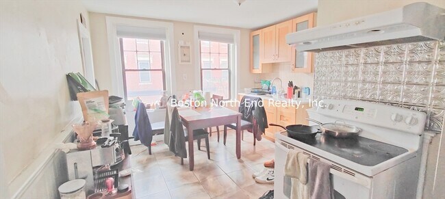 Primary Photo - 40 Cooper St
