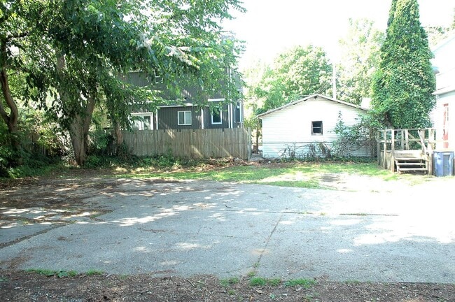Building Photo - 141 Fuller Ave SE