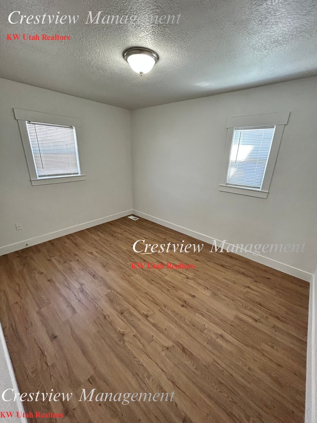 Building Photo - Lambourne Duplex