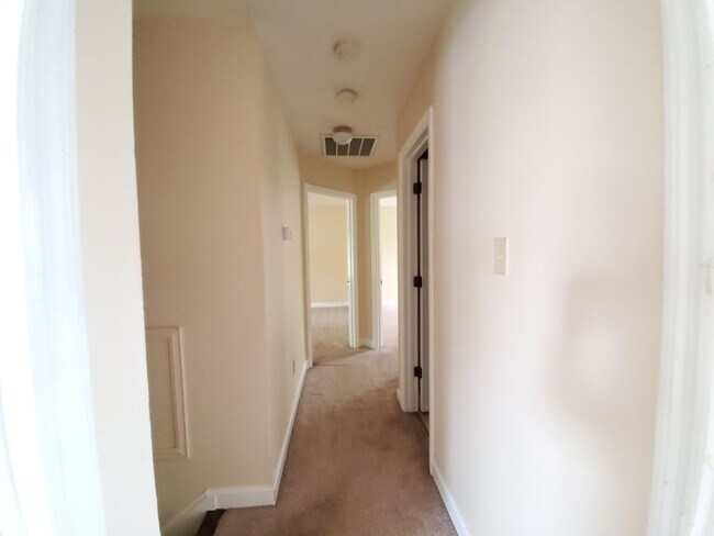 Building Photo - 3508 Gowan Ln