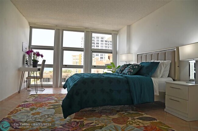 Building Photo - 525 N Ocean Blvd