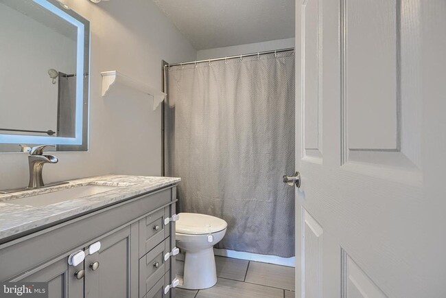 Building Photo - 8301 Whitebark Ct
