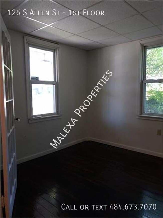 Building Photo - 126 Allen St
